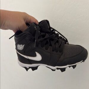 Nike kids Jordan 1 Mid Cleats